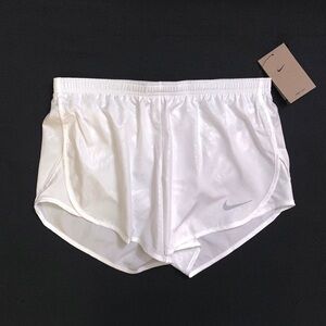 NIKE Women’s Dri-FIT Tempo Running Shorts LARGE White